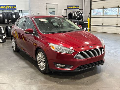 Used 2017 Ford Focus Titanium image 3