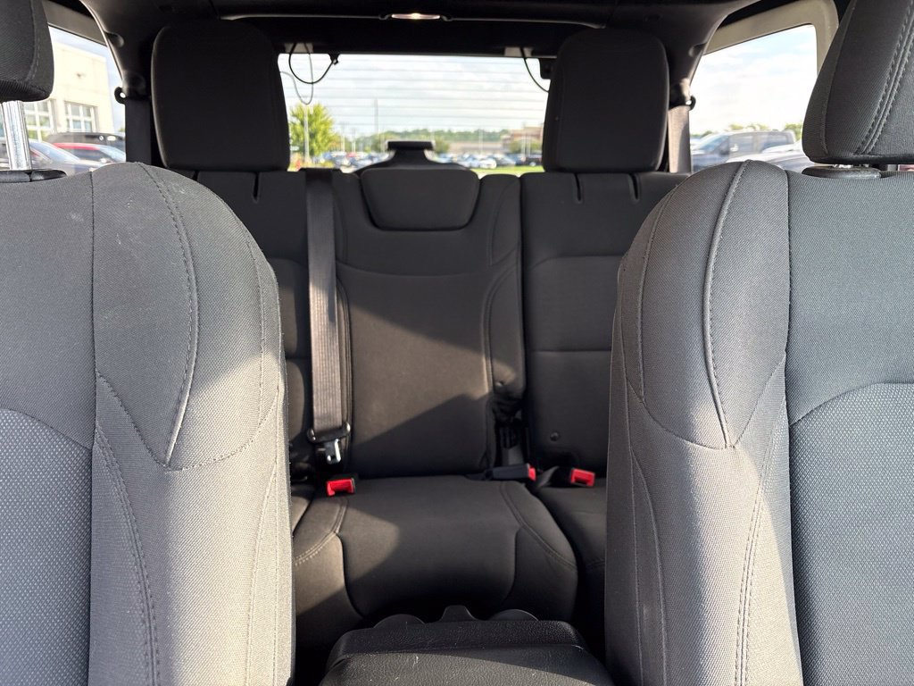 Used 2018 Jeep Wrangler Unlimited Sport S AWD/4WD image 25