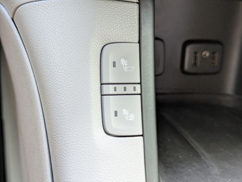 Used 2019 GMC Acadia SLT FWD image 27