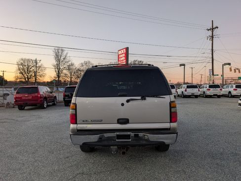 Used 2006 Chevrolet Suburban LS w/ Smart Select Package image 8