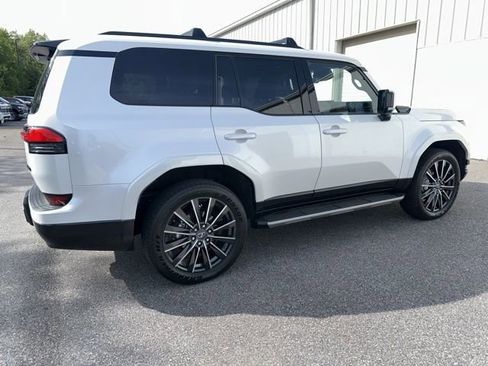 Used 2025 Lexus GX 550 image 5