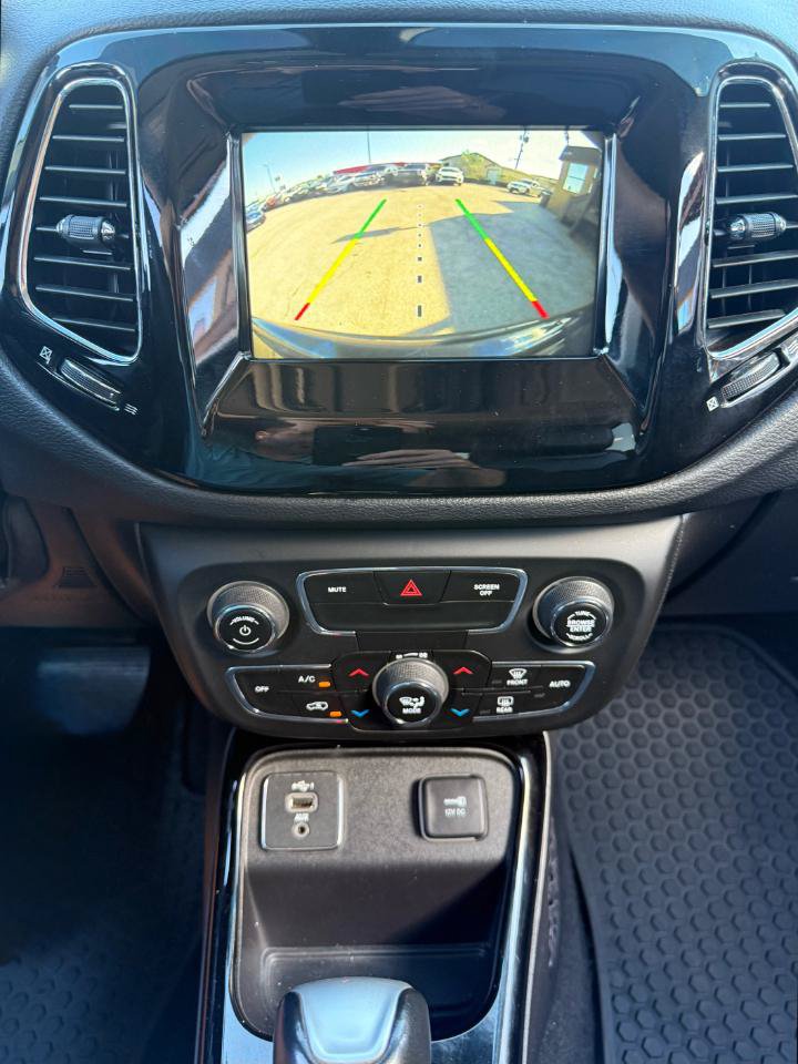 Used 2020 Jeep Compass Latitude FWD image 25