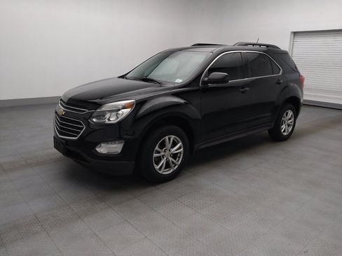Used 2017 Chevrolet Equinox LT w/ Convenience Package FWD image 2