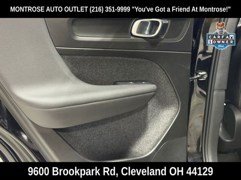 Used 2023 Volvo XC40 B5 Core image 35