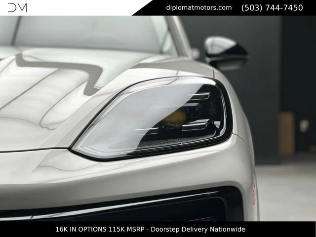 Used 2025 Porsche Cayenne E-Hybrid AWD/4WD image 13