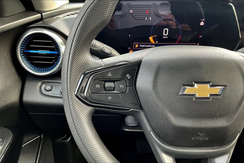 Used 2024 Chevrolet Trax LT FWD image 10