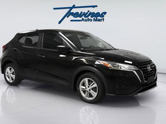 Used 2022 Nissan Kicks S image 1