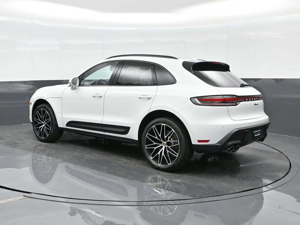 Certified 2026 Porsche Macan AWD/4WD image 3