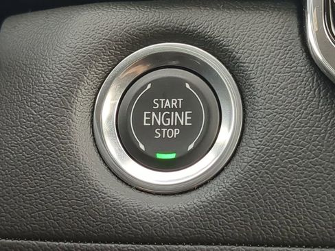 Used 2023 Chevrolet Colorado LT w/ LT Convenience Package image 32