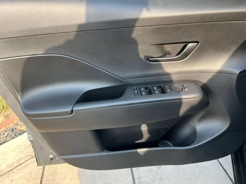 Used 2024 Hyundai Kona SEL FWD image 16