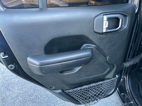 Used 2020 Jeep Wrangler Unlimited Sport S image 24