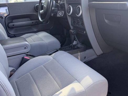 Used 2008 Jeep Wrangler Sahara w/ PWR Convenience Group AWD/4WD image 3