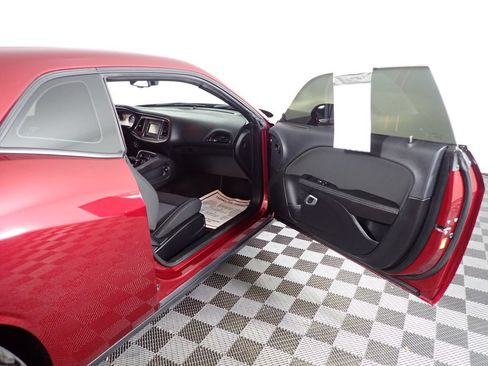 Used 2017 Dodge Challenger R/T RWD image 29