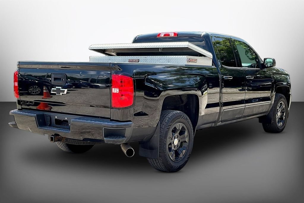Used 2017 Chevrolet Silverado 1500 LT w/ All Star Edition AWD/4WD image 6