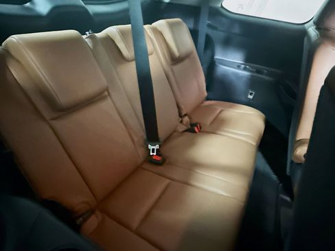 Certified 2019 Toyota Highlander Limited Platinum image 24