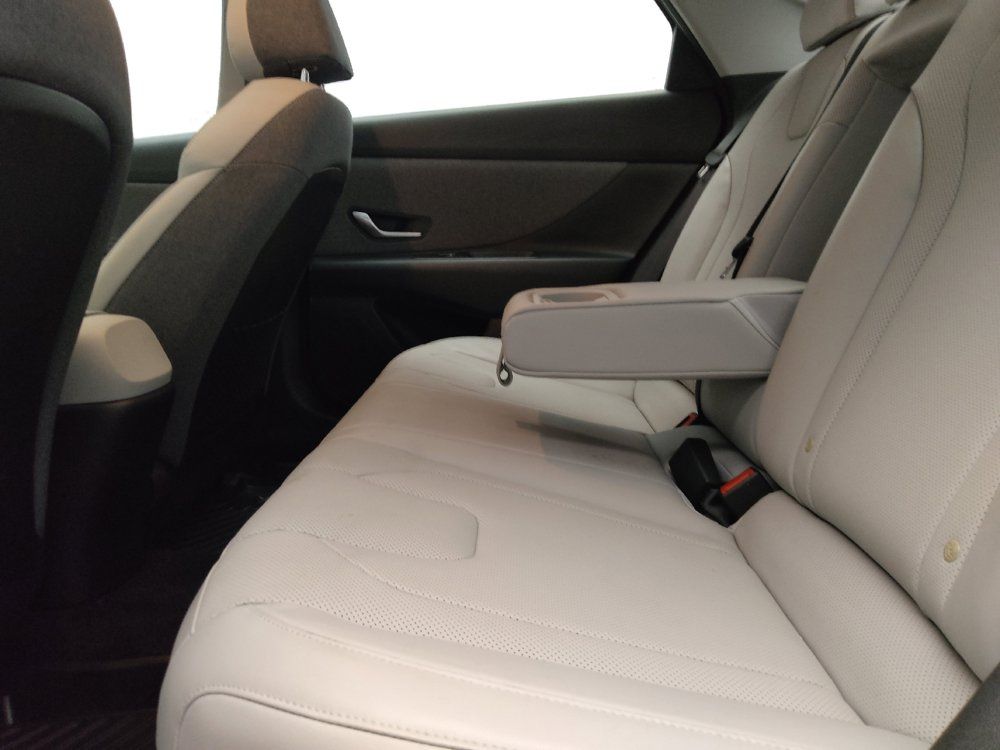 Used 2023 Hyundai Elantra Limited FWD image 18