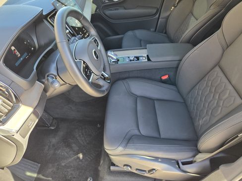 Used 2025 Volvo XC90 B6 Core w/ Protection Package image 34