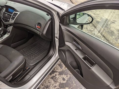 Used 2014 Chevrolet Cruze LT FWD image 13