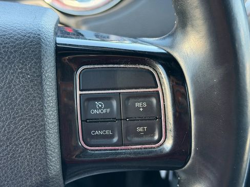 Used 2019 Dodge Grand Caravan SXT FWD image 18