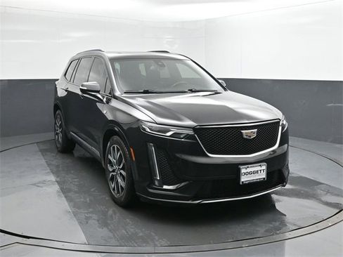 Used 2021 Cadillac XT6 Sport image 22
