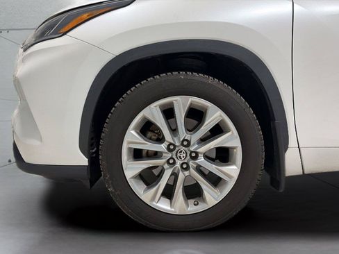 Used 2021 Toyota Highlander Limited AWD/4WD image 22