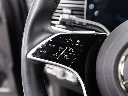 Used 2025 Mercedes-Benz GLE 450e 4MATIC w/ AMG Line Exterior image 11