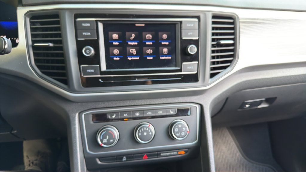 Used 2023 Volkswagen Atlas Cross Sport SE FWD image 19