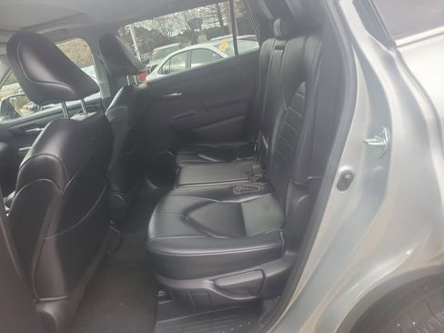 Used 2023 Toyota Highlander XLE image 16