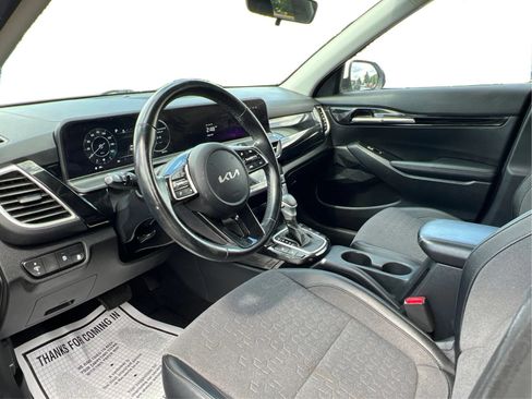 Used 2024 Kia Seltos S AWD/4WD image 16