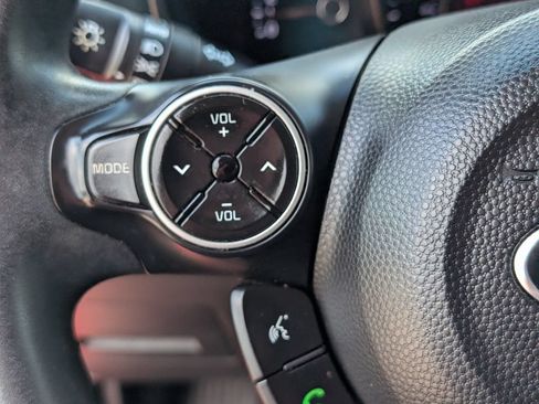 Used 2019 Kia Soul FWD image 18