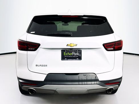 Used 2025 Chevrolet Blazer LT FWD image 7