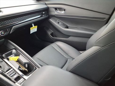 Used 2025 Honda Accord Sport image 19