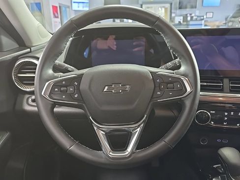 Used 2025 Chevrolet Trax ACTIV w/ Driver Confidence Package FWD image 20