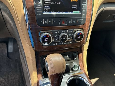 Used 2017 Buick Enclave Leather FWD image 27