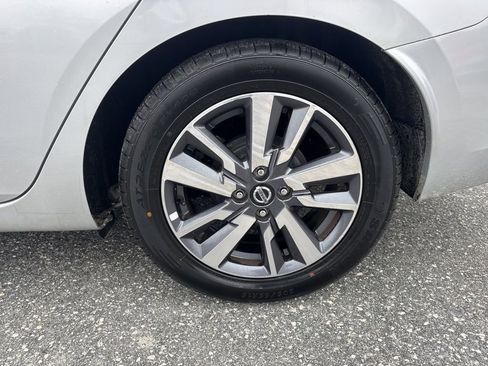 Used 2020 Nissan Versa SV image 27