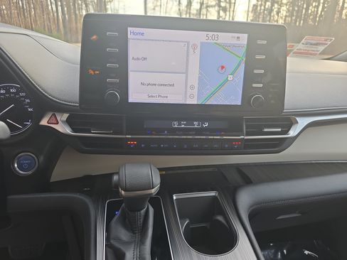 Certified 2021 Toyota Sienna Limited image 21