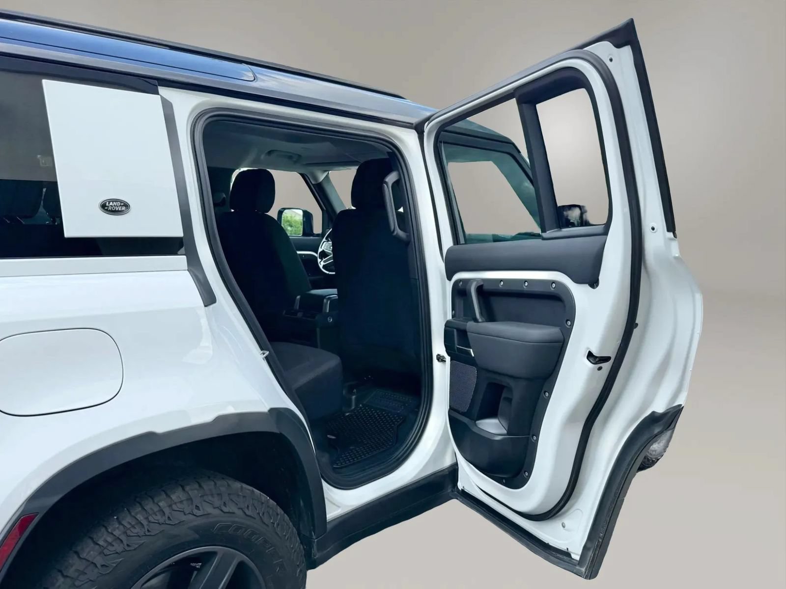 Used 2022 Land Rover Defender 110 AWD/4WD image 24