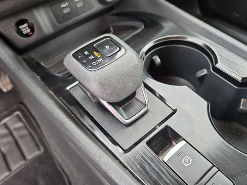 Used 2025 Nissan Rogue SV FWD image 21