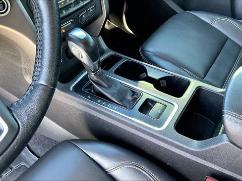 Used 2019 Ford Escape SEL FWD image 12
