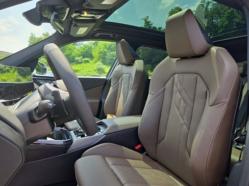 Used 2025 BMW X3 xDrive30i w/ Convenience Package image 6