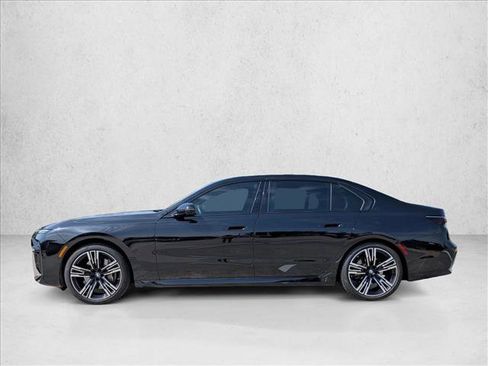 Certified 2024 BMW 740i xDrive AWD/4WD image 7