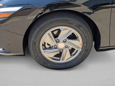 New 2026 Hyundai Elantra SE FWD image 10