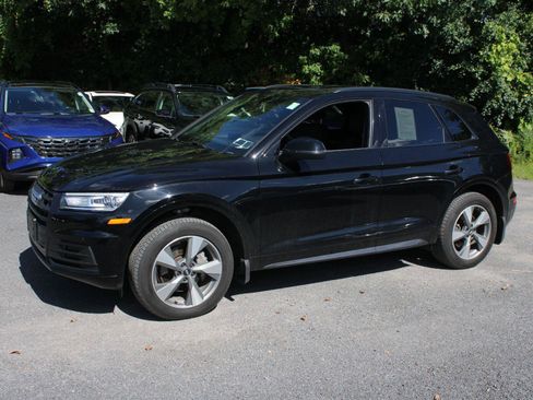 Used 2020 Audi Q5 2.0T Premium w/ Titanium Sport Package AWD/4WD image 5