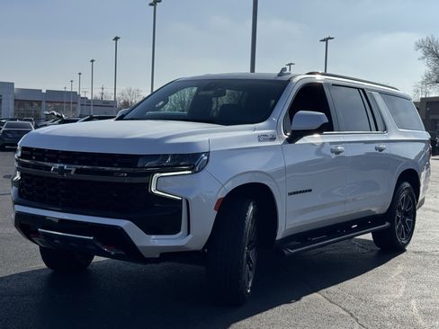 Used 2022 Chevrolet Suburban Z71 image 15