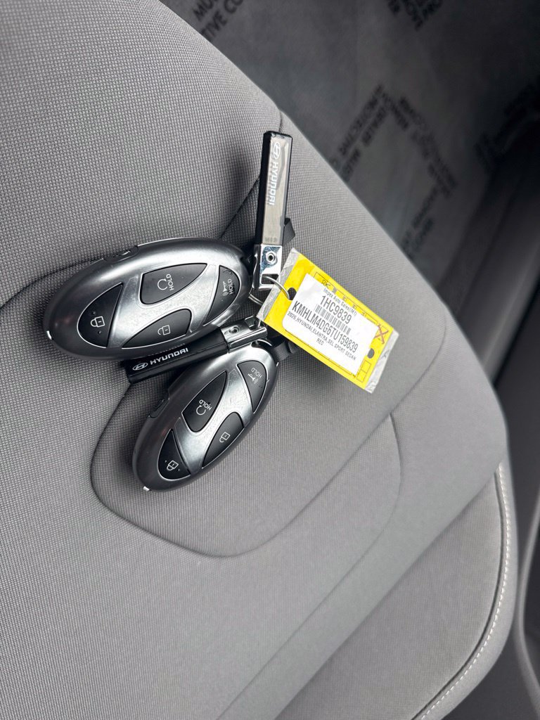 Used 2026 Hyundai Elantra Sport FWD image 5