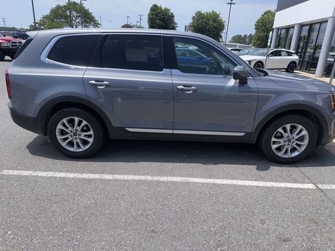 Used 2022 Kia Telluride LX AWD/4WD image 5