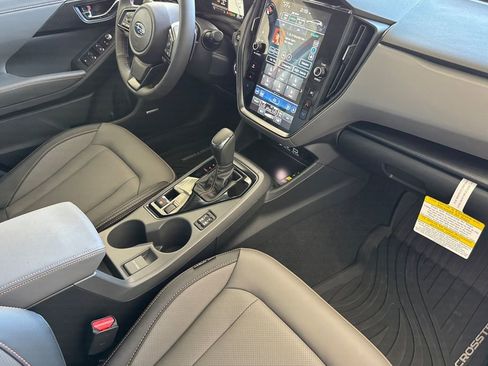 New 2026 Subaru Crosstrek 2.5i Limited w/ Crosstrek Mirror Package AWD/4WD image 17