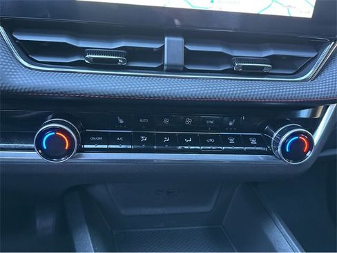 Used 2025 Chevrolet Equinox RS w/ Safety and Technology Package image 10