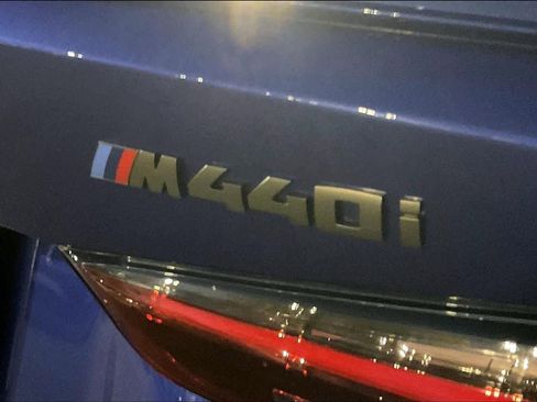 Used 2022 BMW M440i Coupe image 11