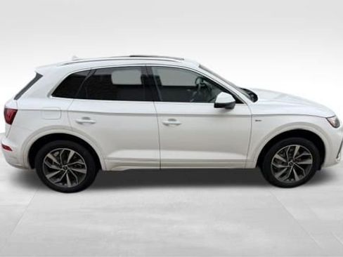 Used 2022 Audi Q5 2.0T Premium w/ Convenience Package AWD/4WD image 4